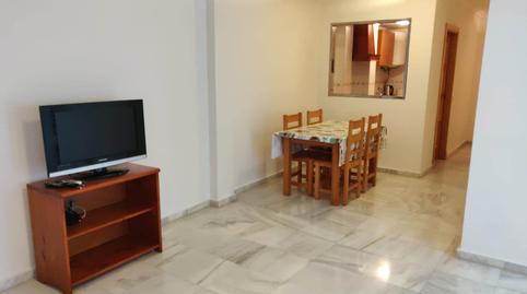 Foto 2 de Piso de alquiler en Huerta Fava - Santiago, Cádiz