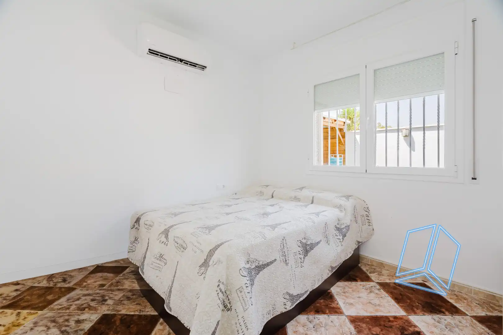 Habitación de Casa o chalet en venta en Canyelles con Piscina y Balcón