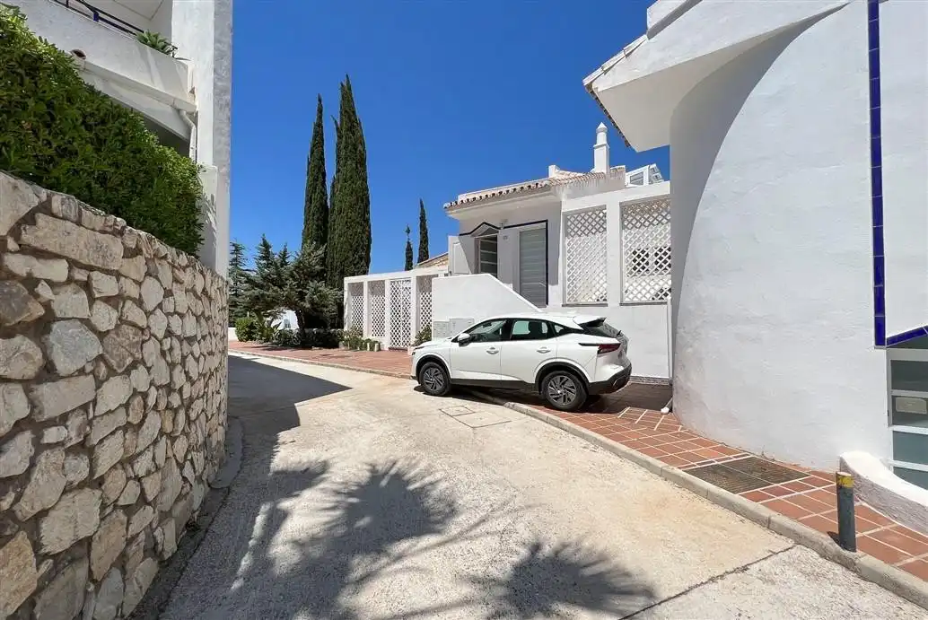 Vista exterior de Casa o xalet en venda en Mijas amb Aire condicionat, Calefacció i Terrassa