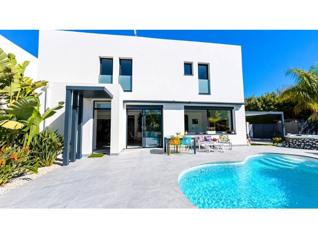 Casa-chalet en Venta en Carrer Carmençó en Carmençó