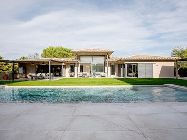 Casa con piscina in vendita a Navata