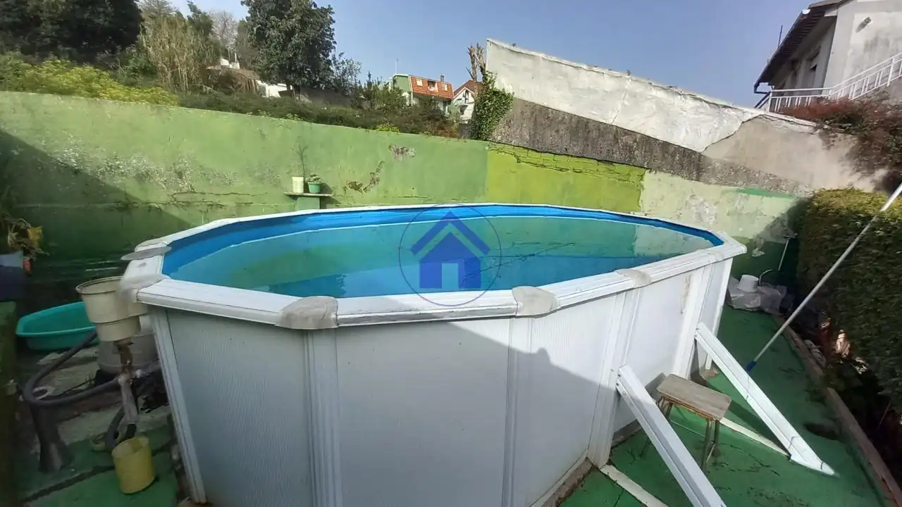 Swimming pool of Houses for sale in Vigo   with Heating, Private garden and Parquet flooring