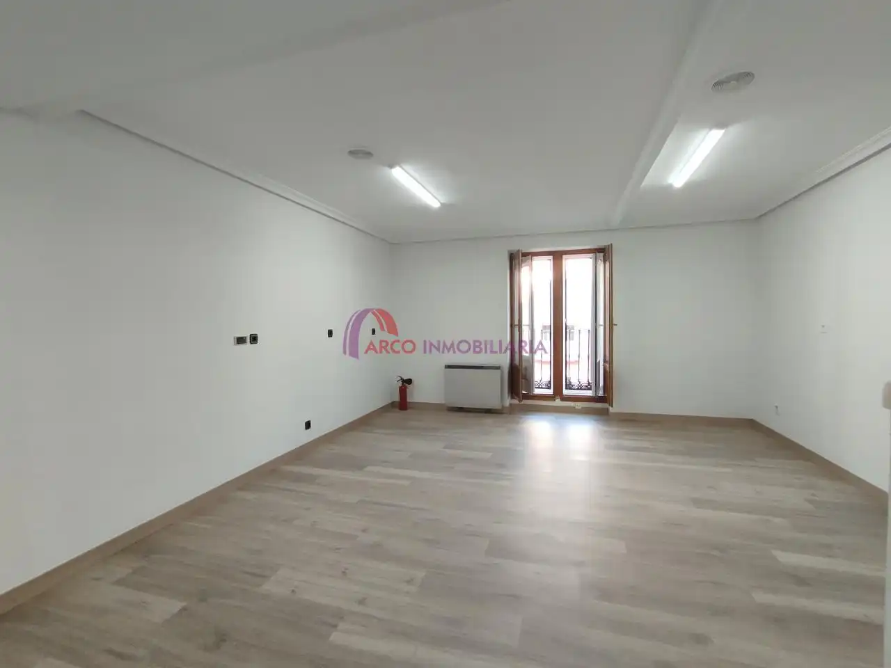 Office for rent in Burgos  with Heating