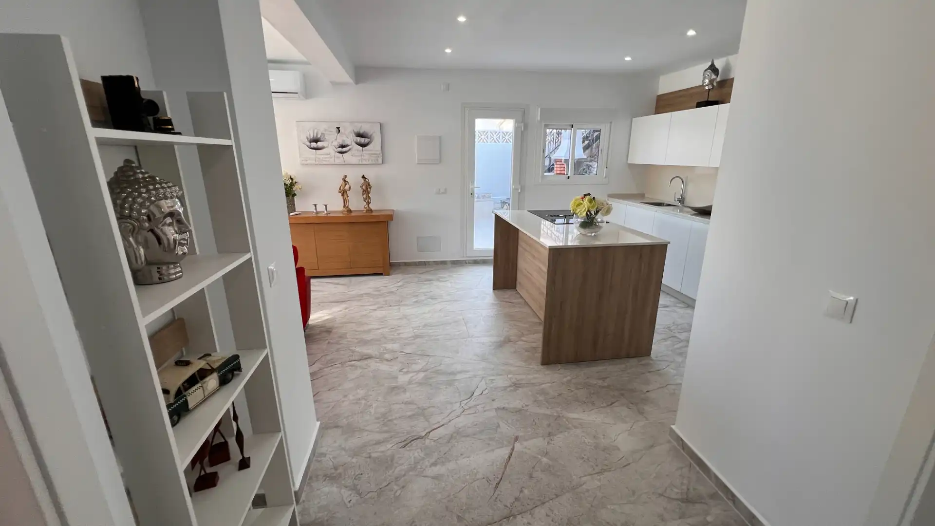 Cuina de Casa o xalet en venda en Torrox amb Aire condicionat, Terrassa i Moblat
