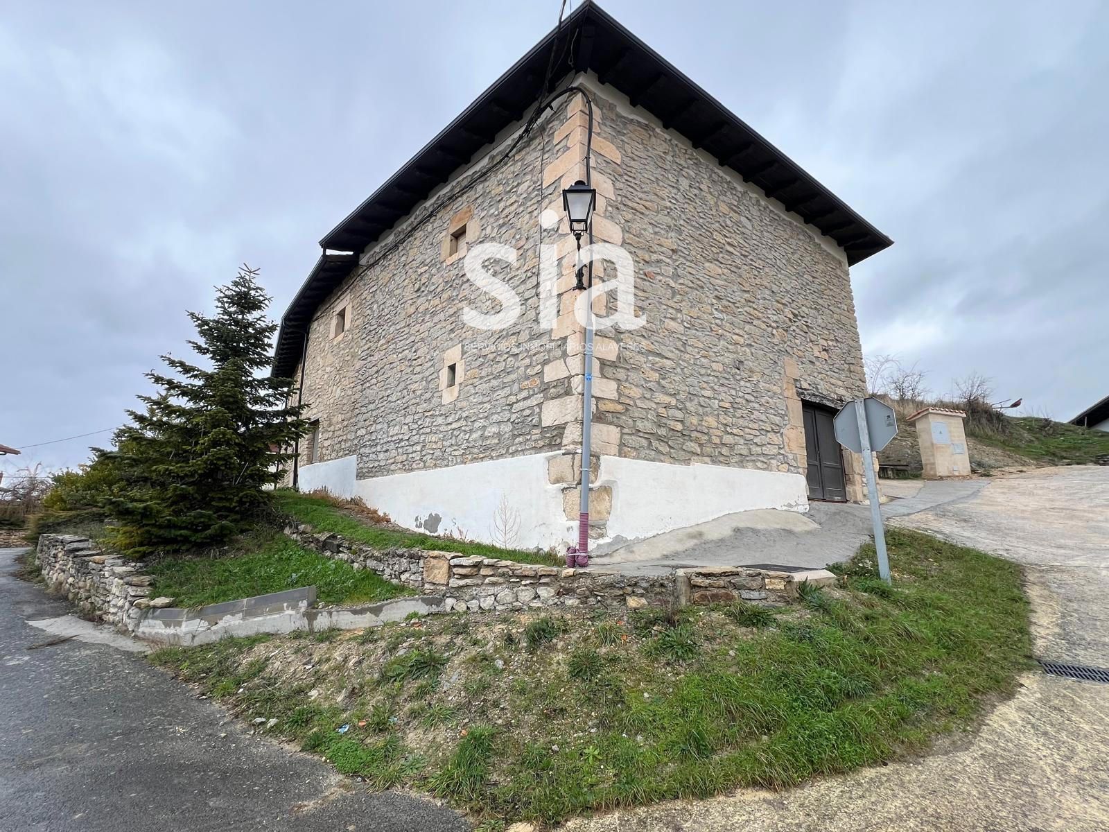 Vista exterior de Casa o xalet en venda en San Millán / Donemiliaga amb Calefacció