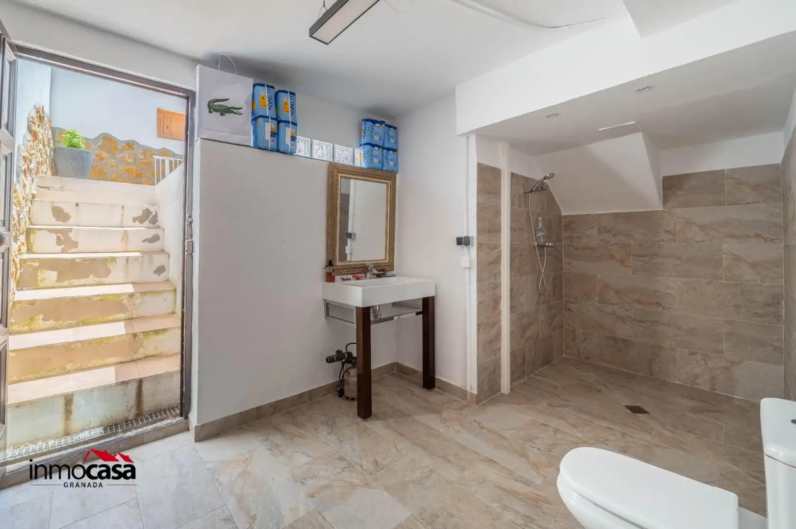 Baño de Casa adosada en venta en Jun con Aire acondicionado, Jardín privado y Piscina