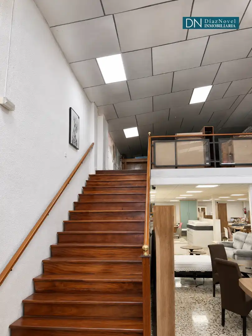 Nave industrial de alquiler en Málaga con Alarma