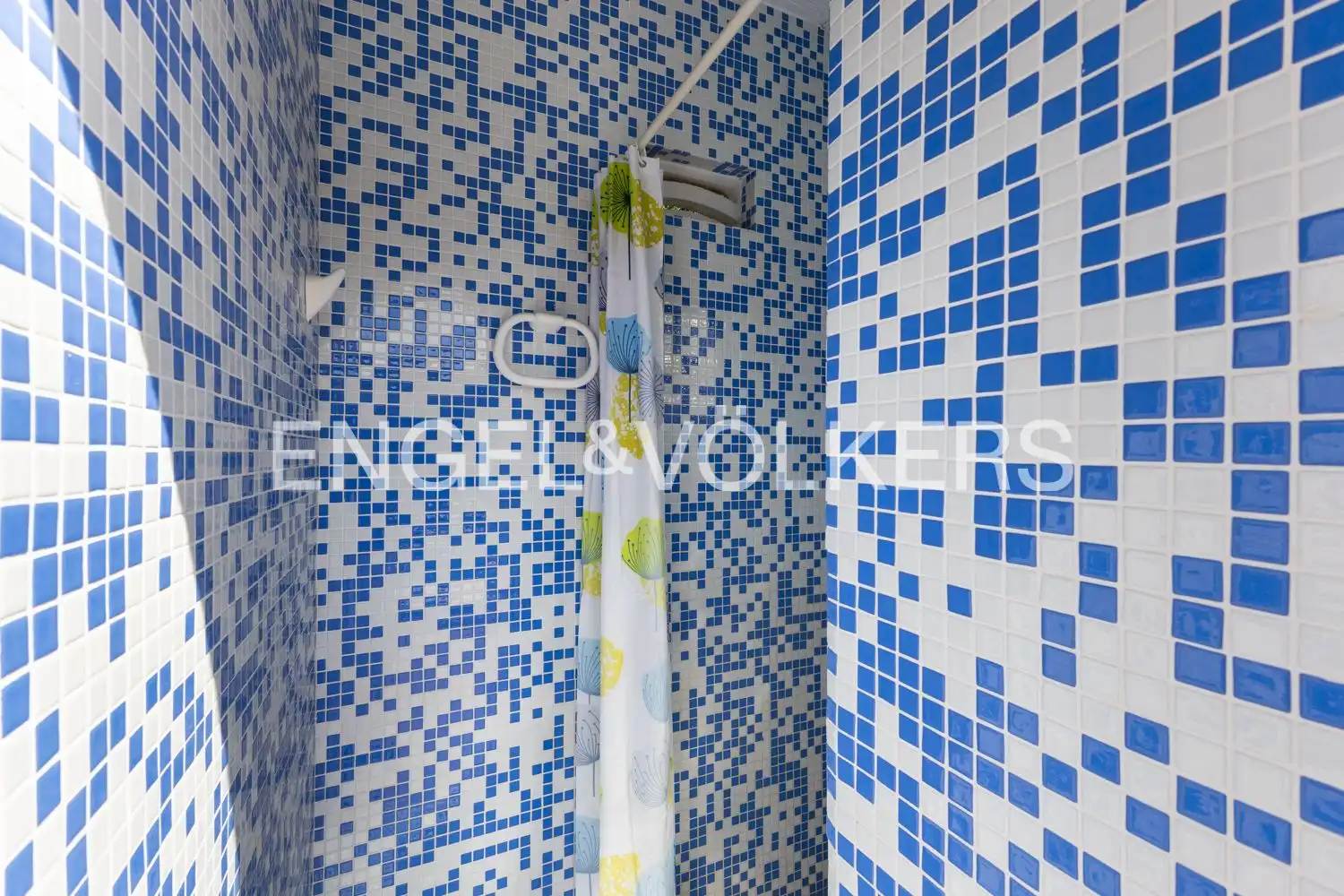 Bathroom of Houses for sale in L'Eliana  with Air Conditioner, Heating and Private garden