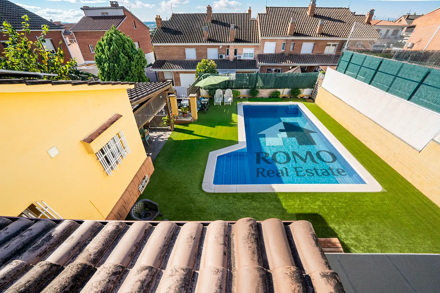 Piscina de Casa o xalet en venda en Santa Perpètua de Mogoda amb Calefacció, Jardí privat i Parquet