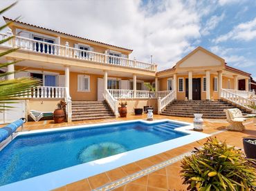 Casa con piscina en venta en Callao Salvaje - Playa Paraíso