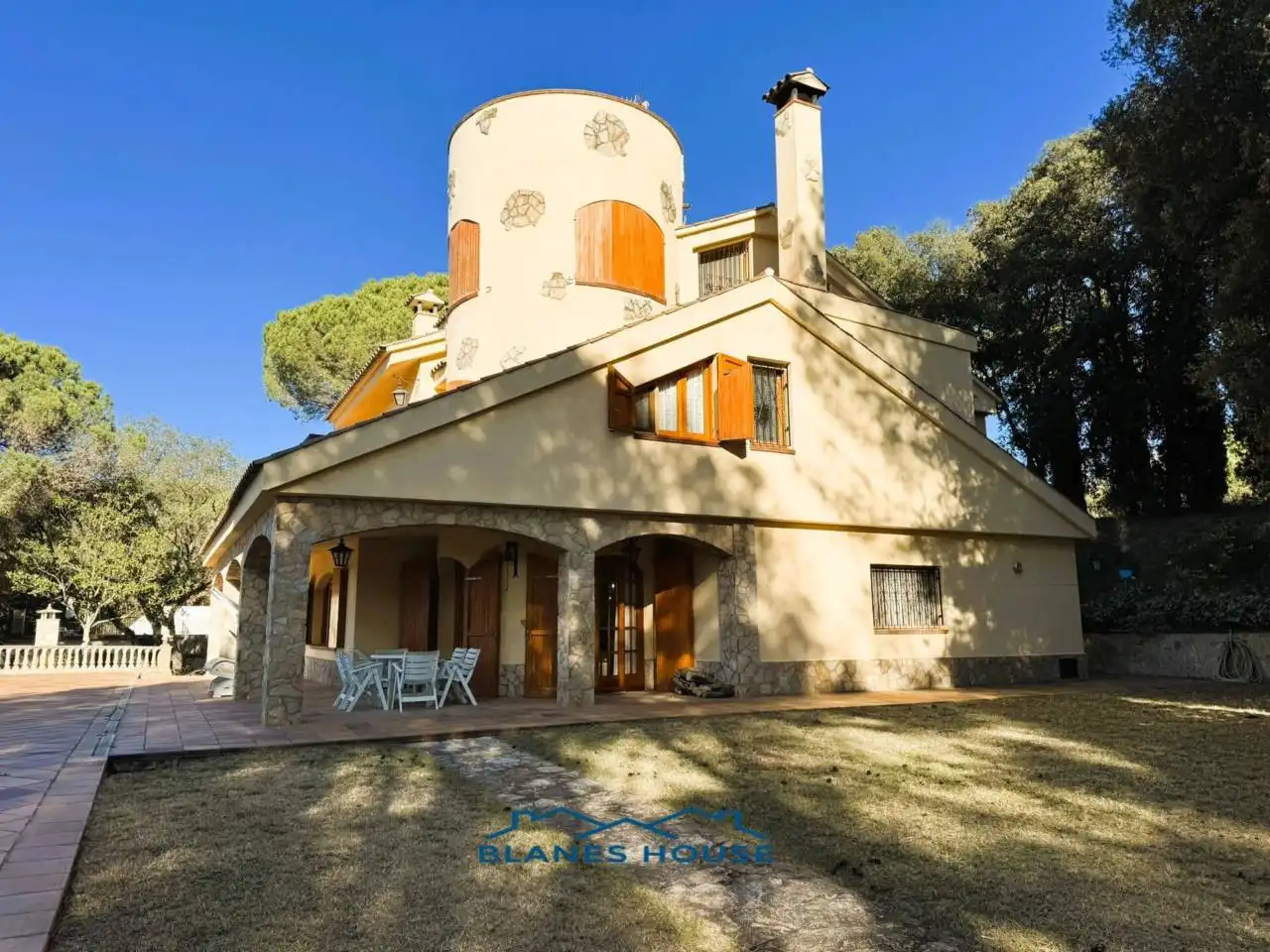 Vista exterior de Finca rústica en venda en Sant Feliu de Buixalleu amb Calefacció, Jardí privat i Terrassa