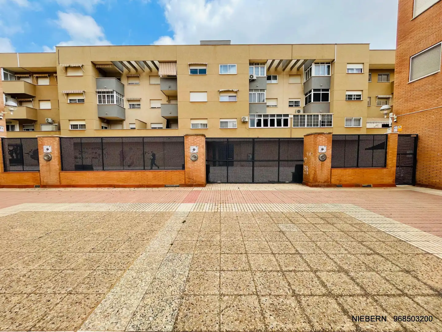 Flat with terrace to rent in Avenida de Venecia, imagen 22