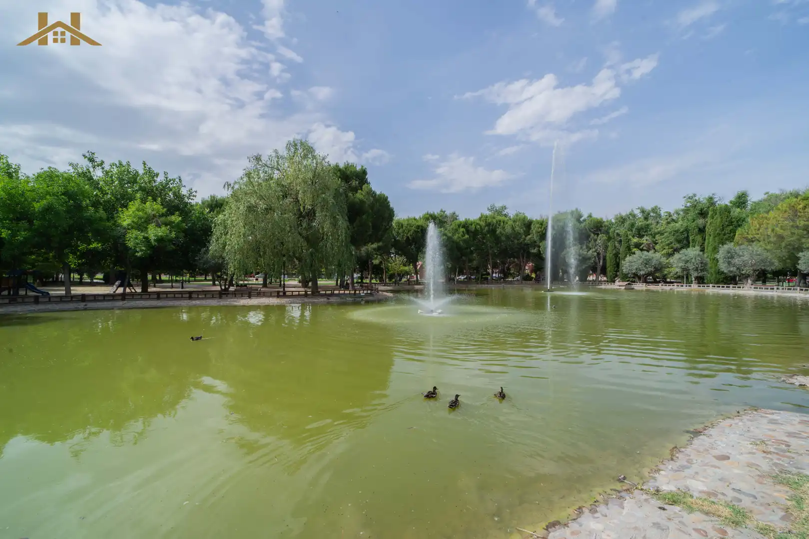 Casa adosada en venta en Altos del Olivar - El Caracol