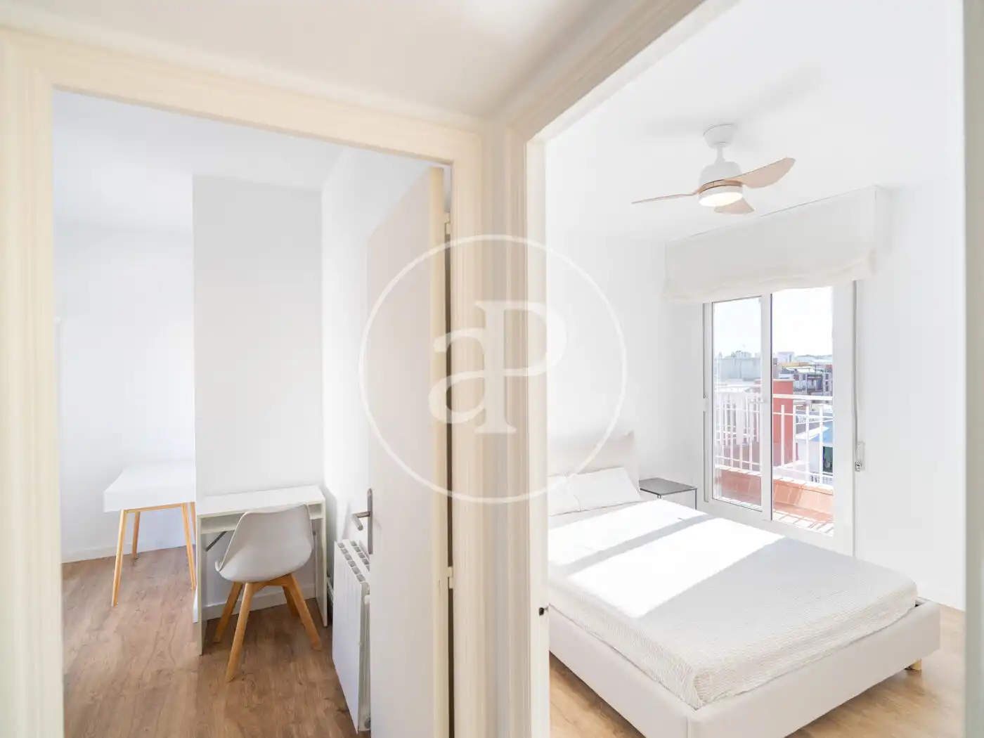 Schlafzimmer von Dachboden zum Verkauf in L'Hospitalet de Llobregat mit Klimaanlage, Heizung und Terrasse