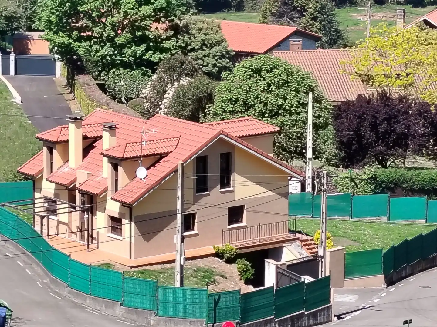 Vista exterior de Casa o chalet en venta en Gijón  con Calefacción, Jardín privado y Parquet