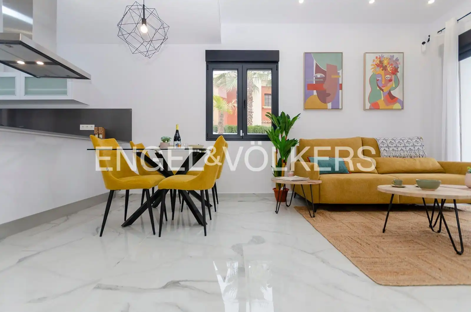 Sala d'estar de Casa o xalet en venda en Torrevieja amb Aire condicionat, Calefacció i Jardí privat