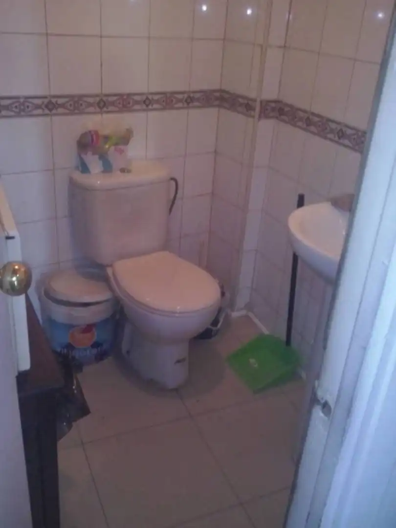Baño de Piso de alquiler en Sevilla con Terraza y Amueblado