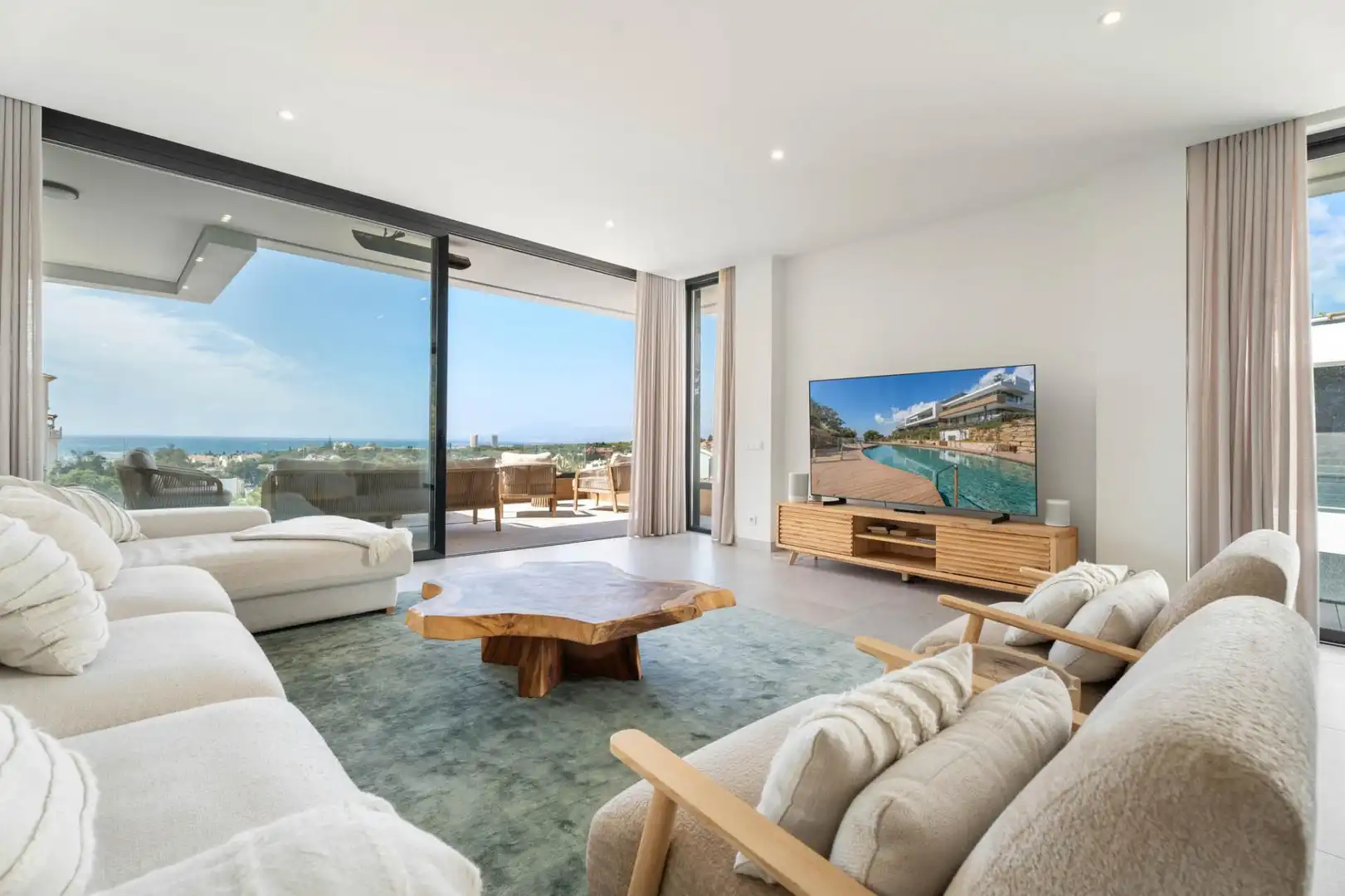 Sala d'estar de Apartament en venda en Marbella amb Aire condicionat, Calefacció i Jardí privat