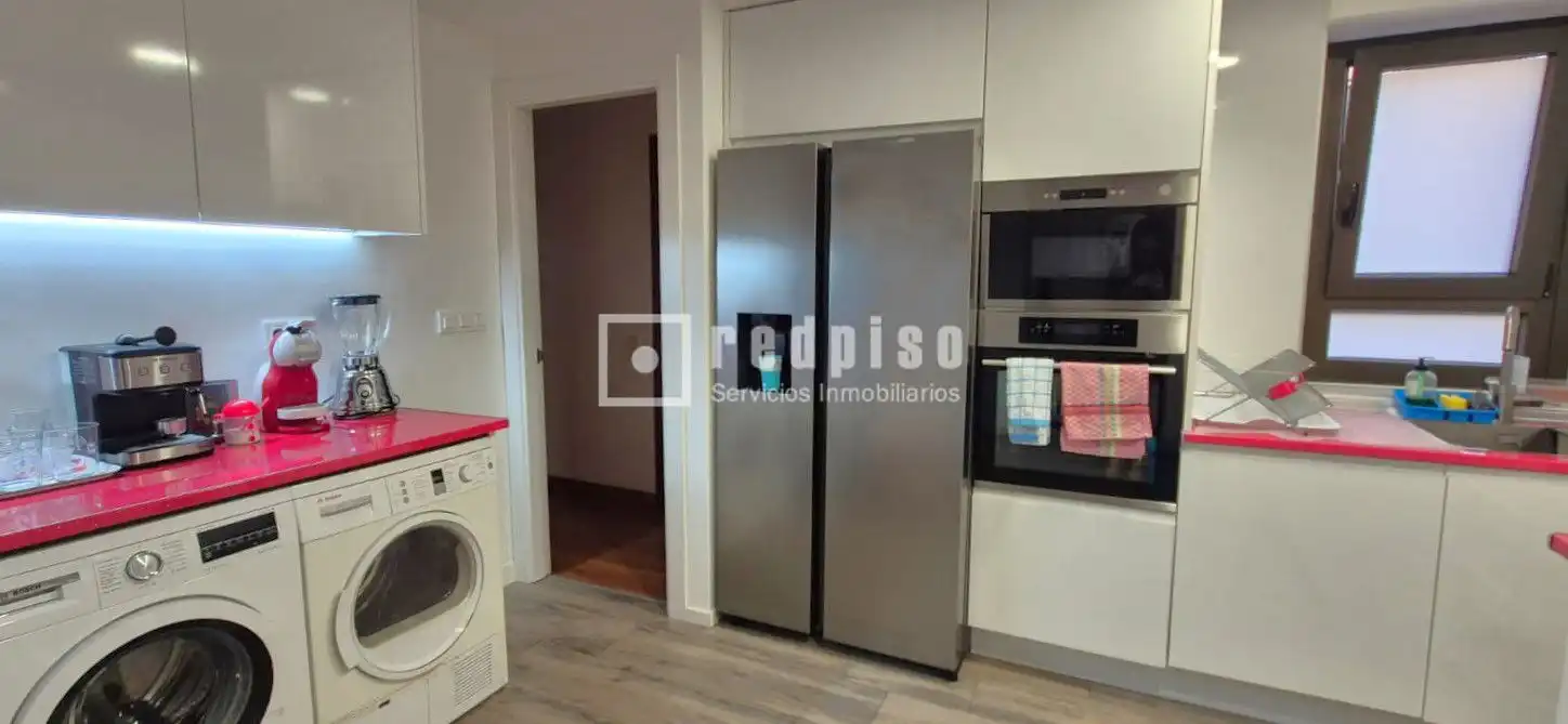 Cocina de Piso en venta en Galapagar con Calefacción, Terraza y Piscina