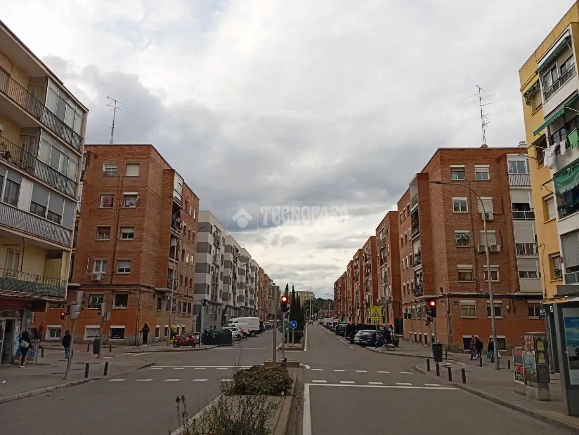 Vista exterior de Piso en venta en Madrid con Calefacción