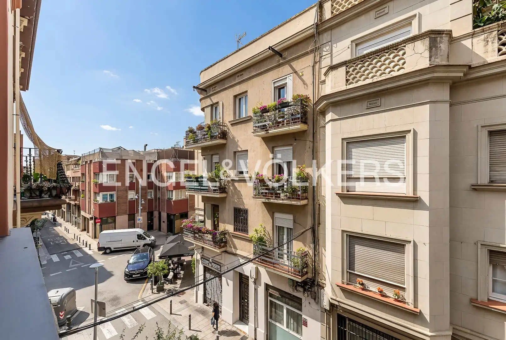 Vista exterior de Casa adosada en venda en Barcelona amb Aire condicionat, Calefacció i Terrassa