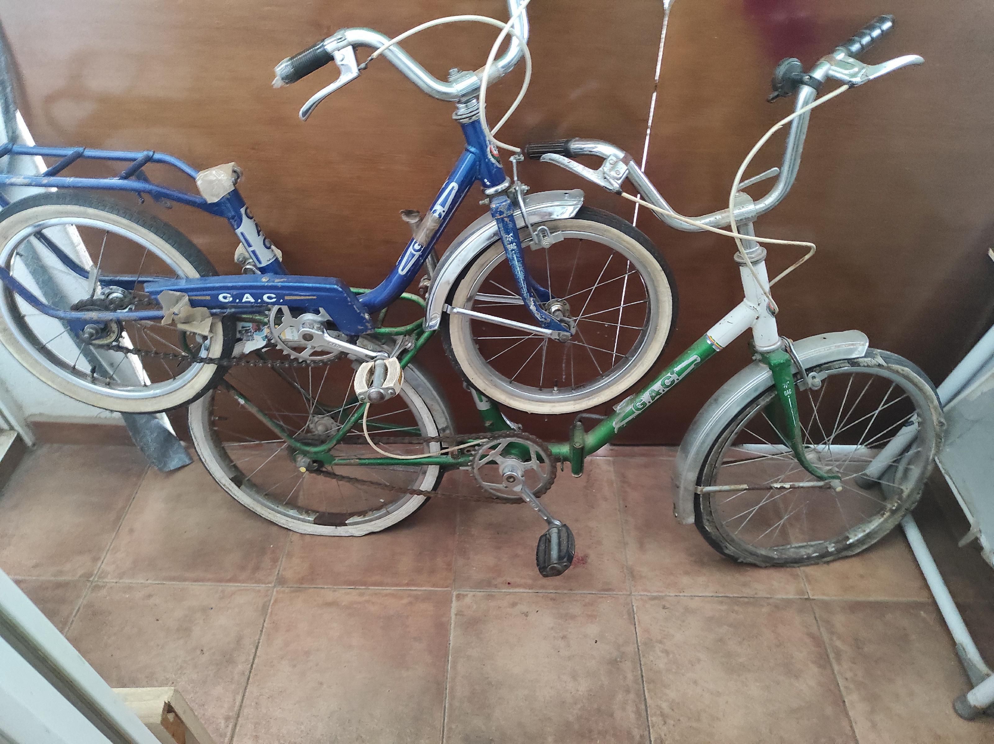 Exterior view of Flat for sale in Esplugues de Llobregat  with Terrace