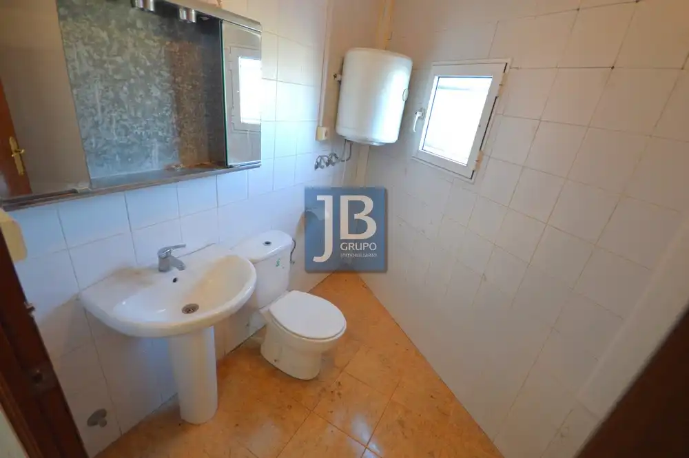 Baño de Nave industrial de alquiler en L'Alcúdia de Crespins