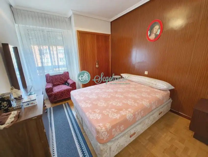 Bedroom of Flat for sale in Segovia  with Heating, Parquet flooring and Terrace