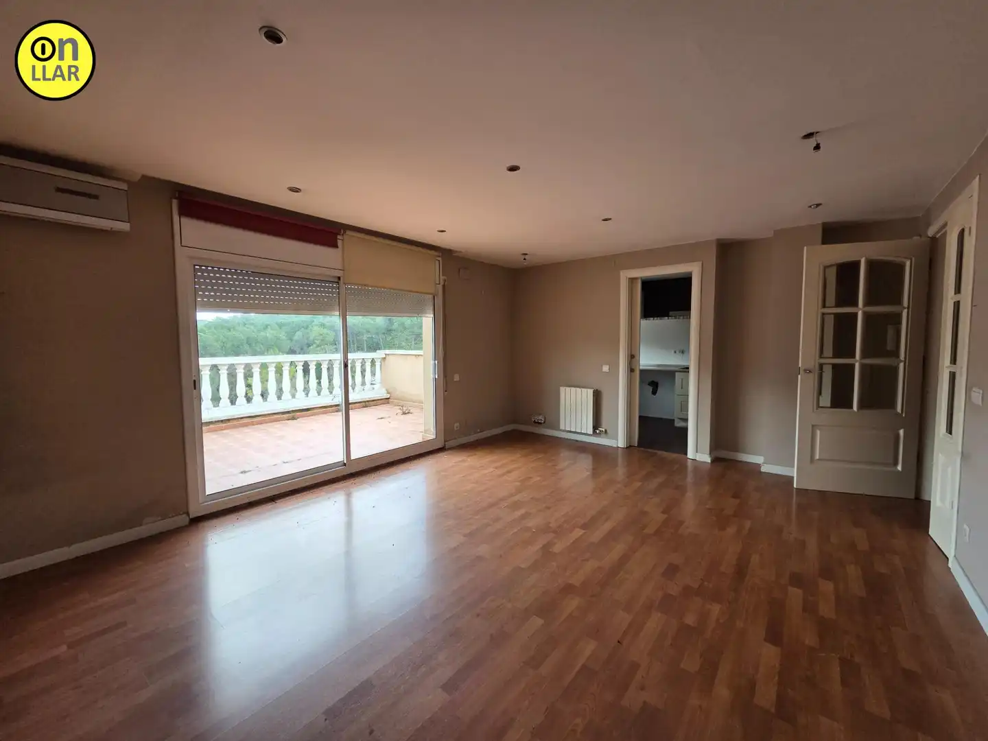 Sala d'estar de Casa o xalet en venda en Canyelles amb Piscina comunitària