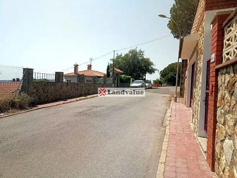 Residential zum Verkauf in Dosrius
