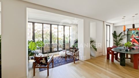 En venta piso en edificio de obra nueva con parking y trastero en Eixample Derecho, imagen 4