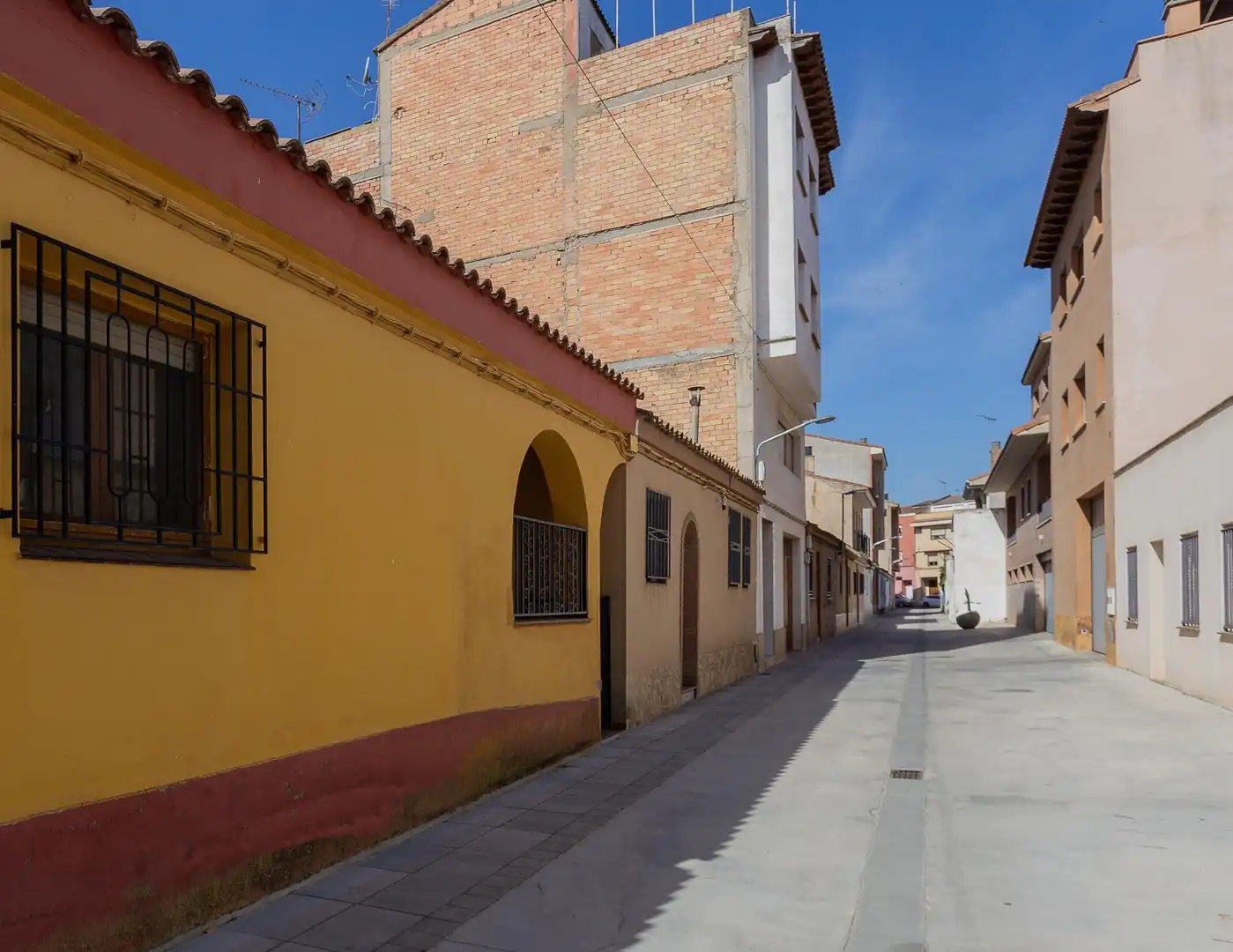 Vista exterior de Casa o xalet en venda en Binéfar amb Terrassa i Traster