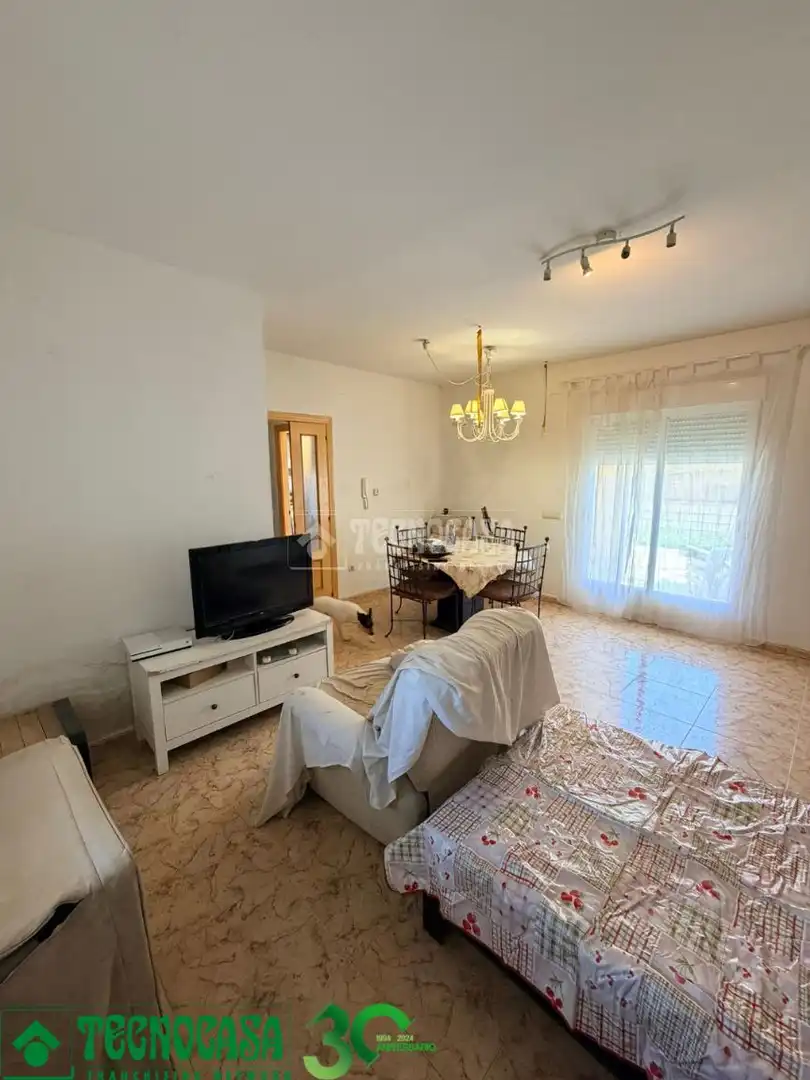 Sala de estar de Casa adosada en venta en Albarreal de Tajo con Aire acondicionado y Jardín privado