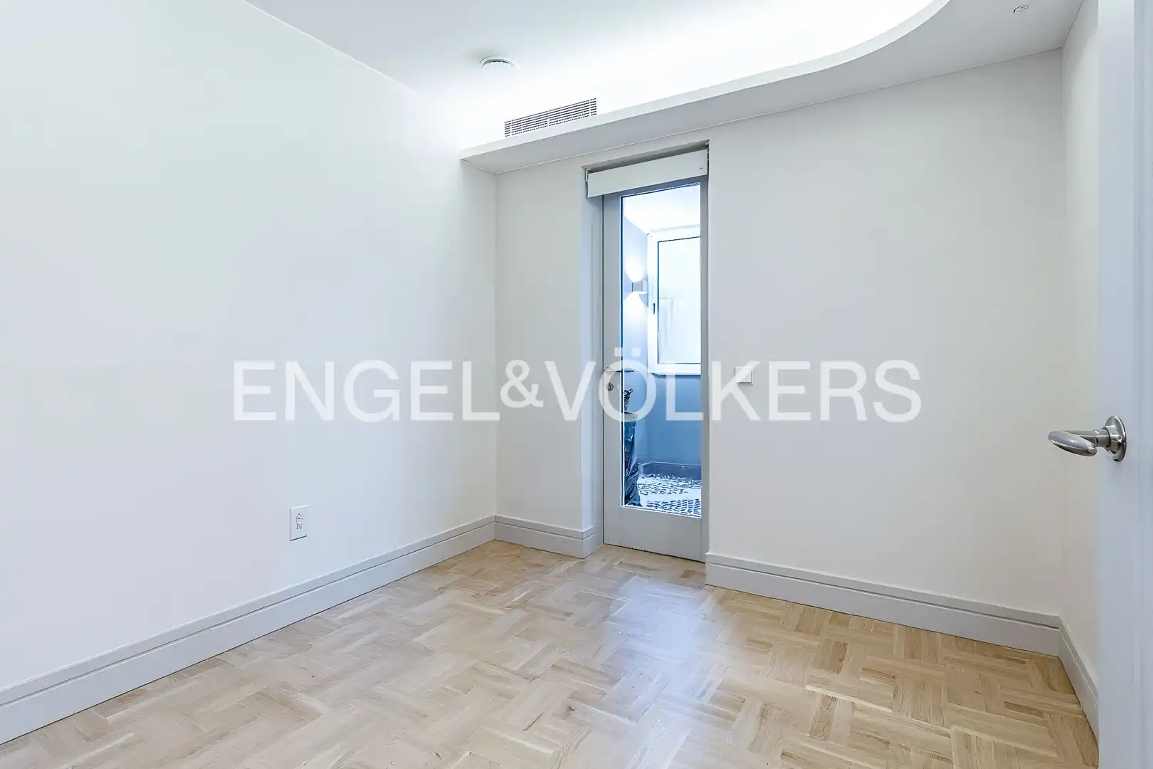 Flat for sale in Barcelona  with Air Conditioner, Heating and Parquet flooring