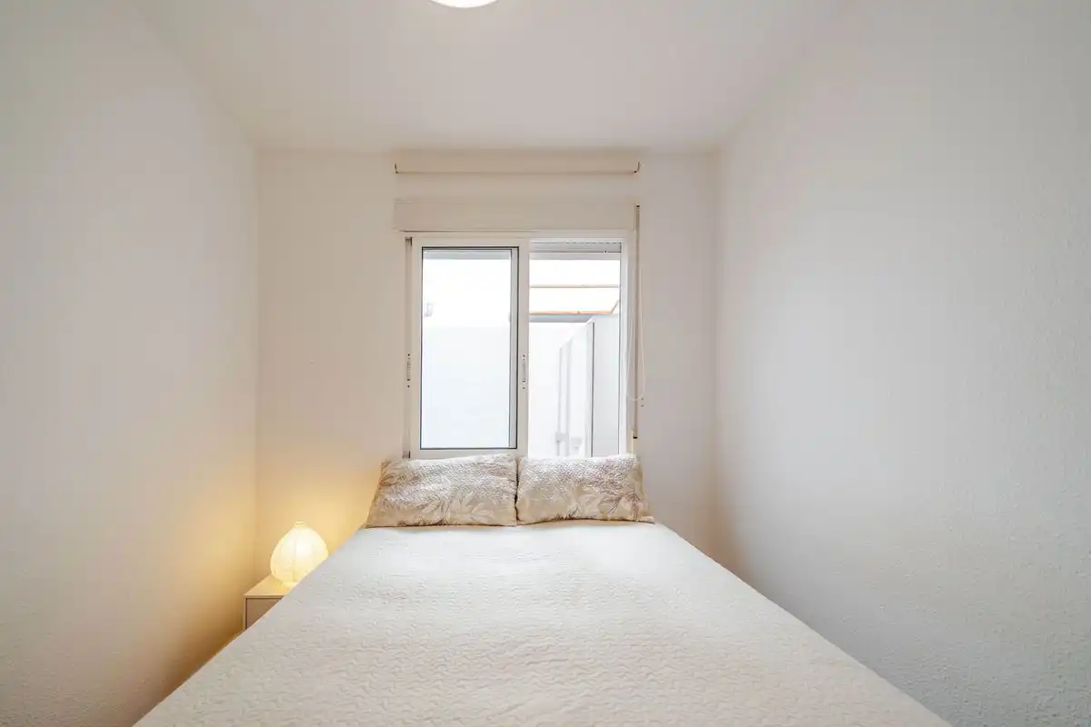 Schlafzimmer von Erdgeschoss zum Verkauf in Santa Pola mit Heizung, Privatgarten und Terrasse