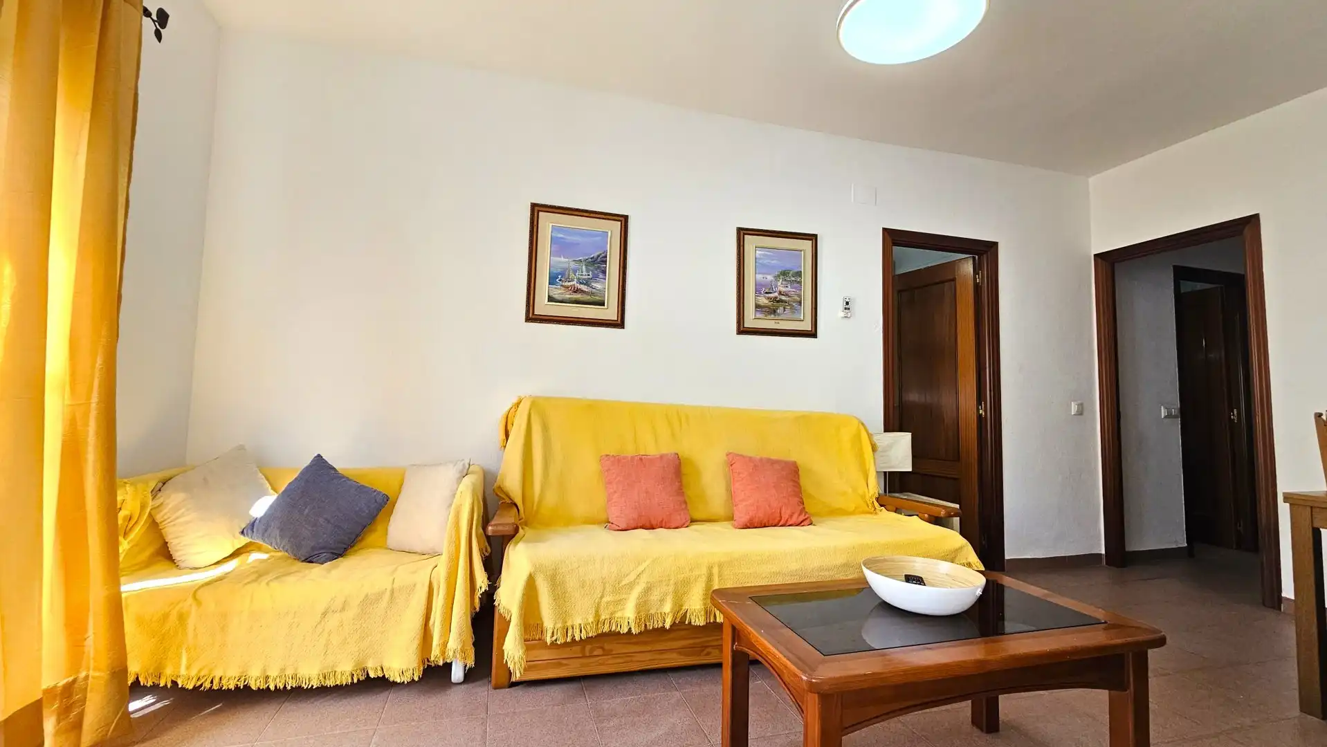 Wohnzimmer von Wohnung zum Verkauf in Chipiona mit Klimaanlage und Möbliert