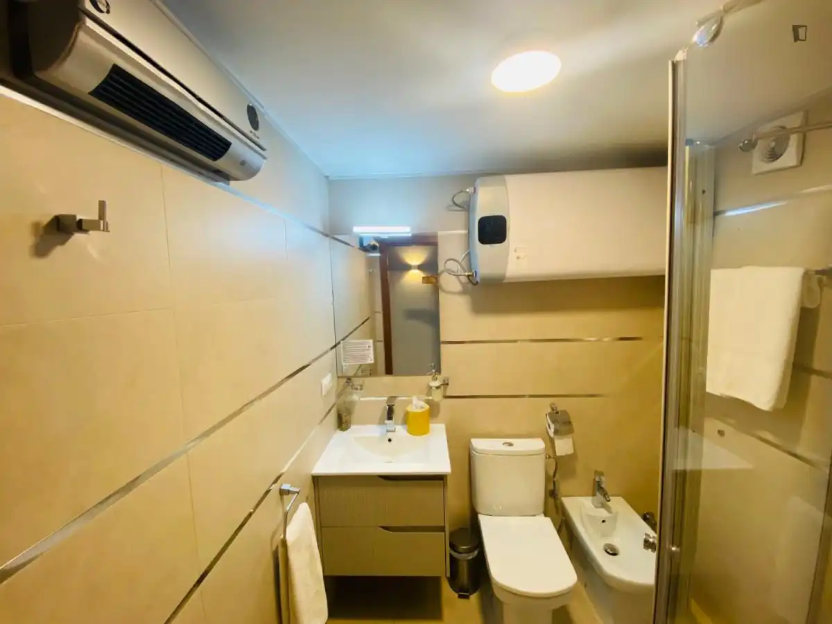 Estudio de alquiler en Cortes - Huertas