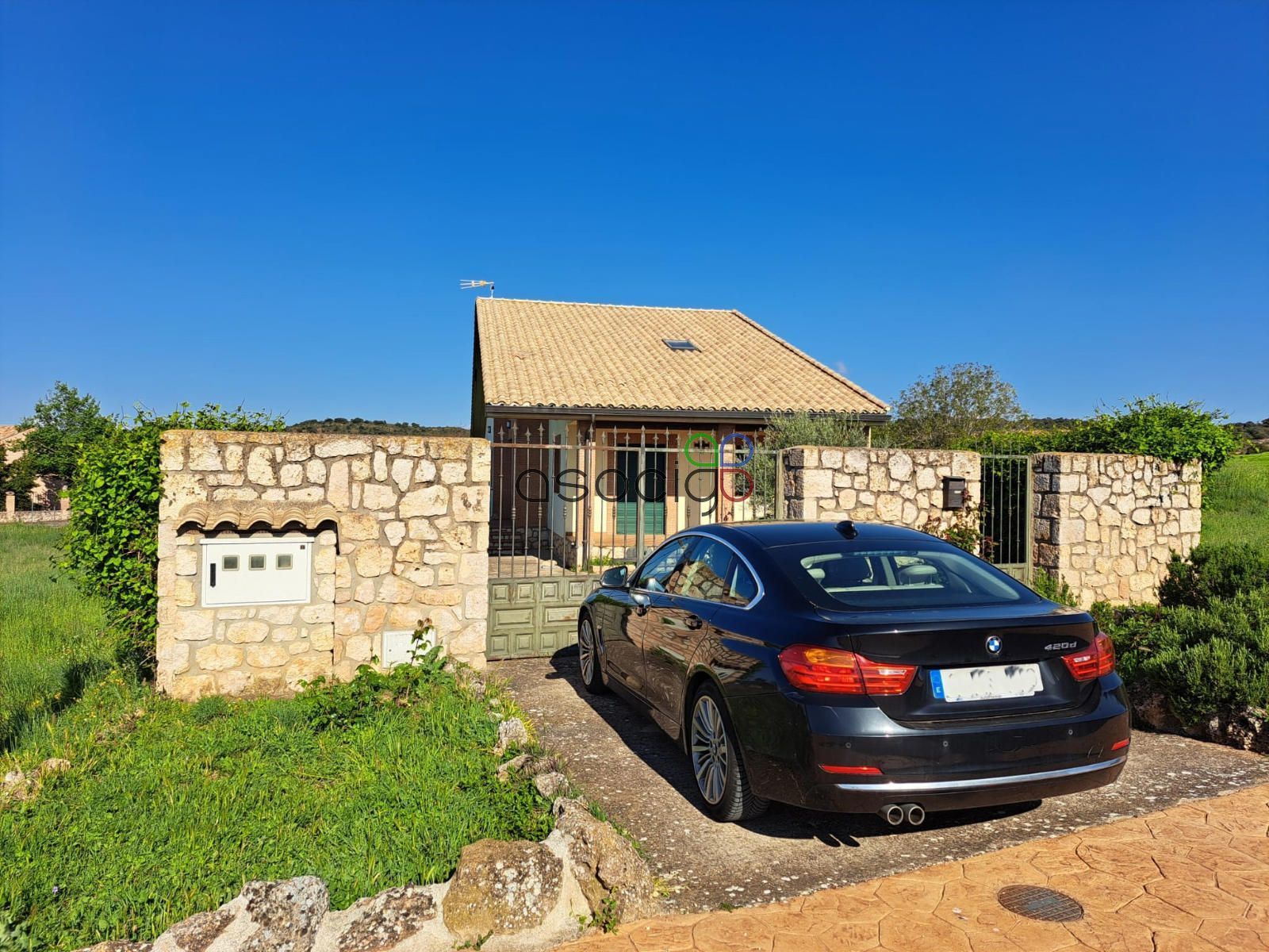Exterior view of House or chalet for sale in Solanillos del Extremo  with Heating, Storage room and Swimming Pool