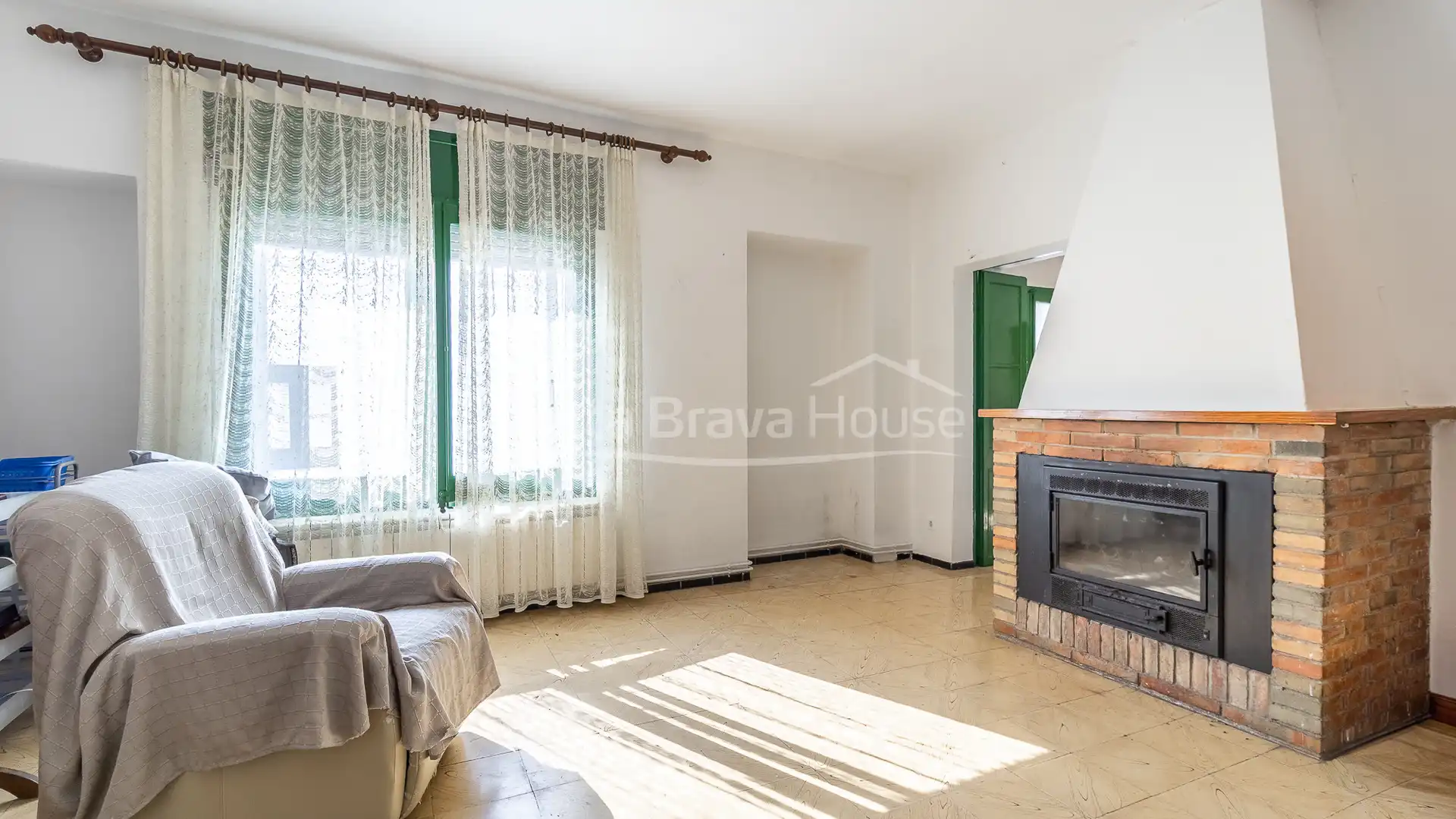 Living room of Country homes for sale in Begur  with Air Conditioner, Heating and Private garden