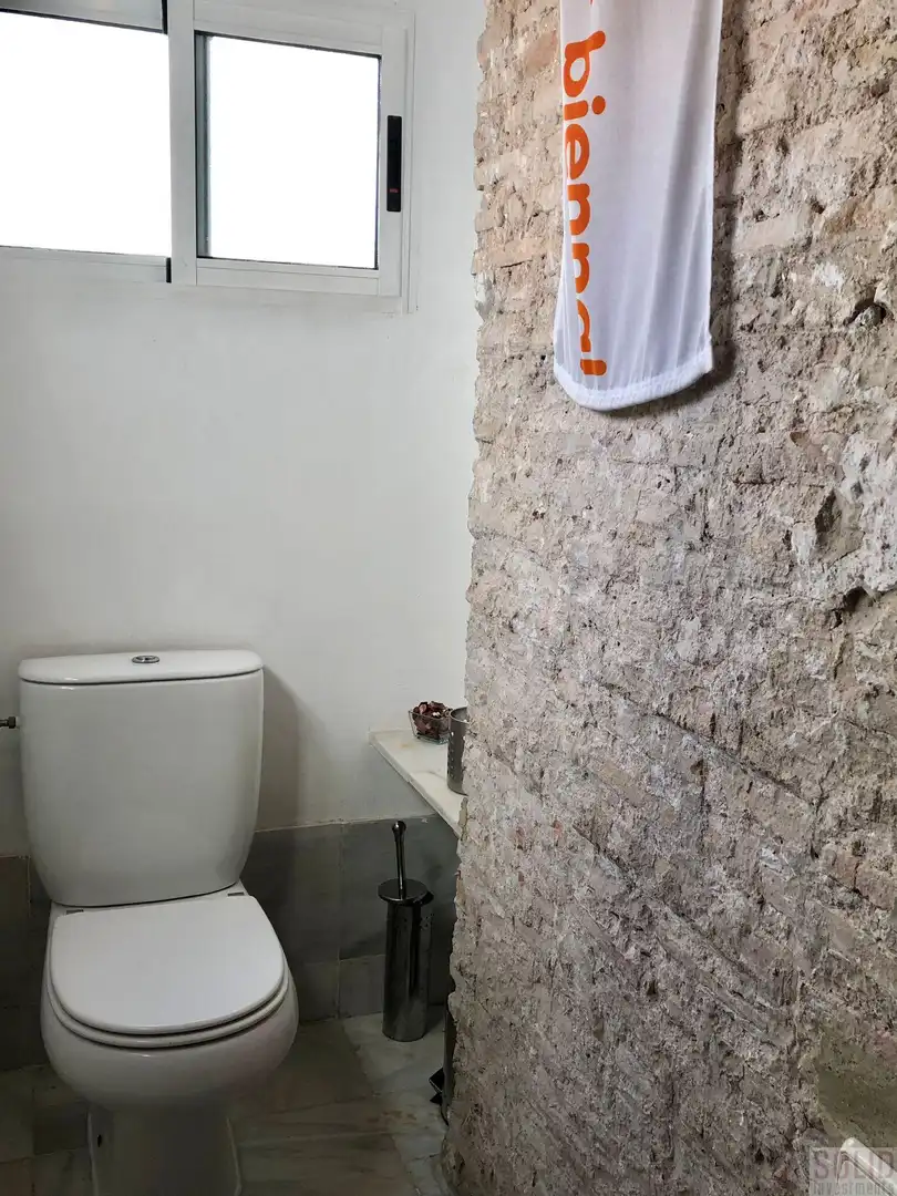 Bathroom of Flat for rent in Valencia  with Air Conditioner, Heating and Storage room