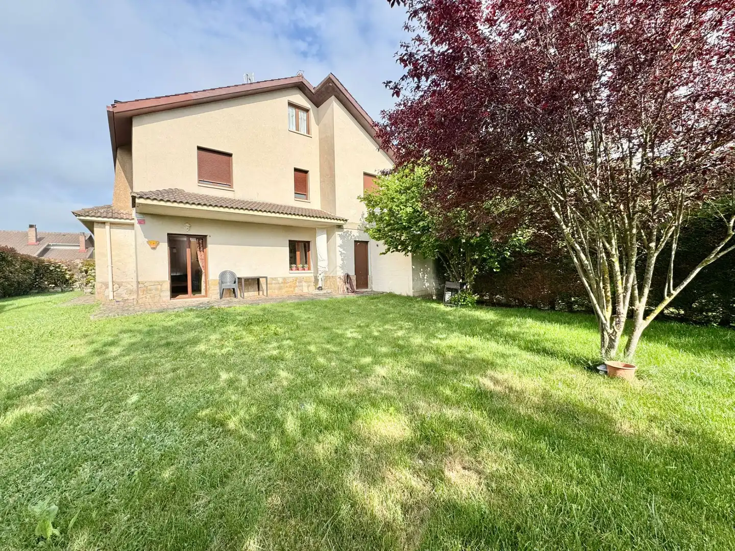Vista exterior de Casa o xalet en venda en Asparrena amb Jardí privat i Terrassa