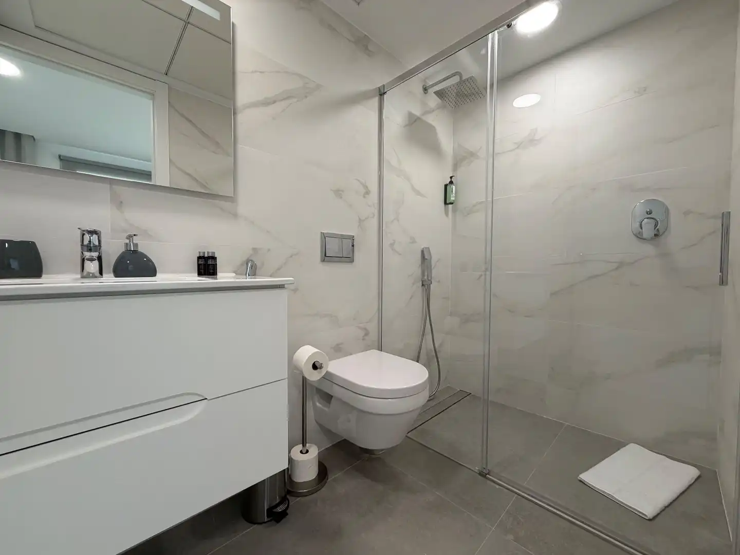 Badezimmer von Dachboden zur Miete in Finestrat mit Klimaanlage, Heizung und Privatgarten