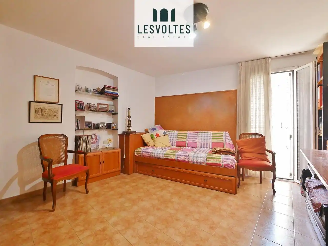 Sala de estar de Casa adosada en venta en Palamós con Aire acondicionado, Calefacción y Jardín privado