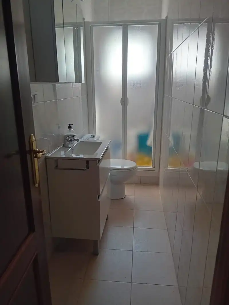 Bany de Pis de lloguer en Cáceres amb Jardí privat