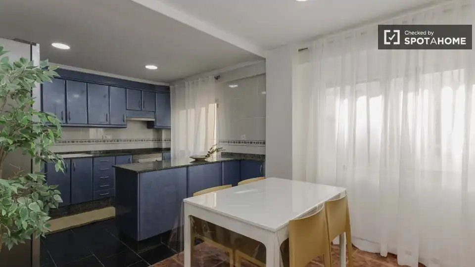 Flat with terrace to rent in L'Olivereta, imagen 2