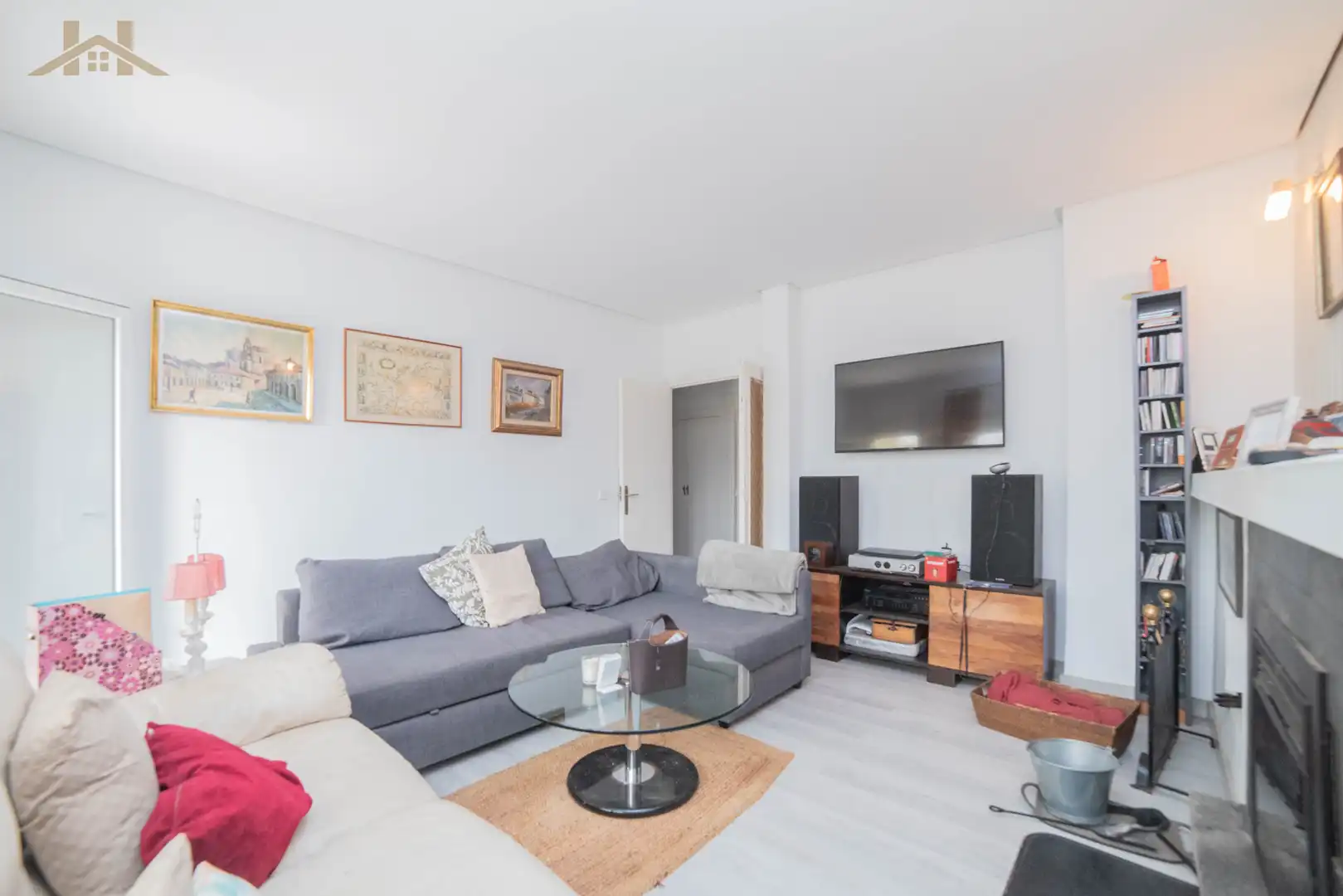 Sala d'estar de Casa o xalet en venda en Valdemorillo amb Calefacció, Jardí privat i Parquet