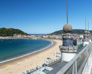 Vista exterior de Pis de lloguer en Donostia - San Sebastián  amb Calefacció, Terrassa i Forn