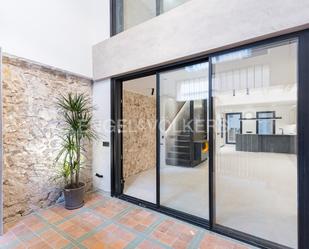 Exterior view of Apartment for sale in  Barcelona Capital  with Air Conditioner and Heating