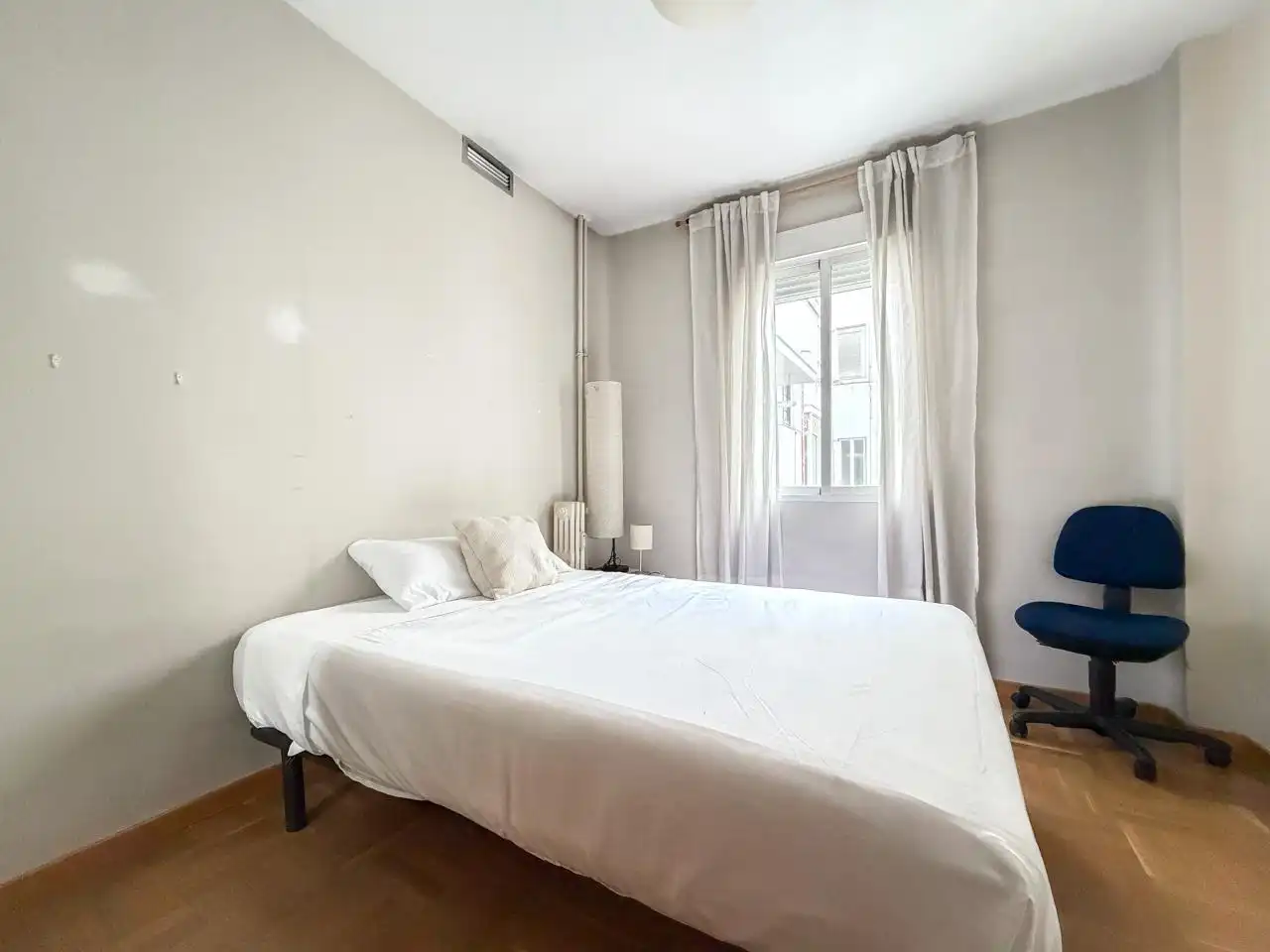 Bedroom of Flat for sale in Madrid  with Heating, Parquet flooring and Terrace