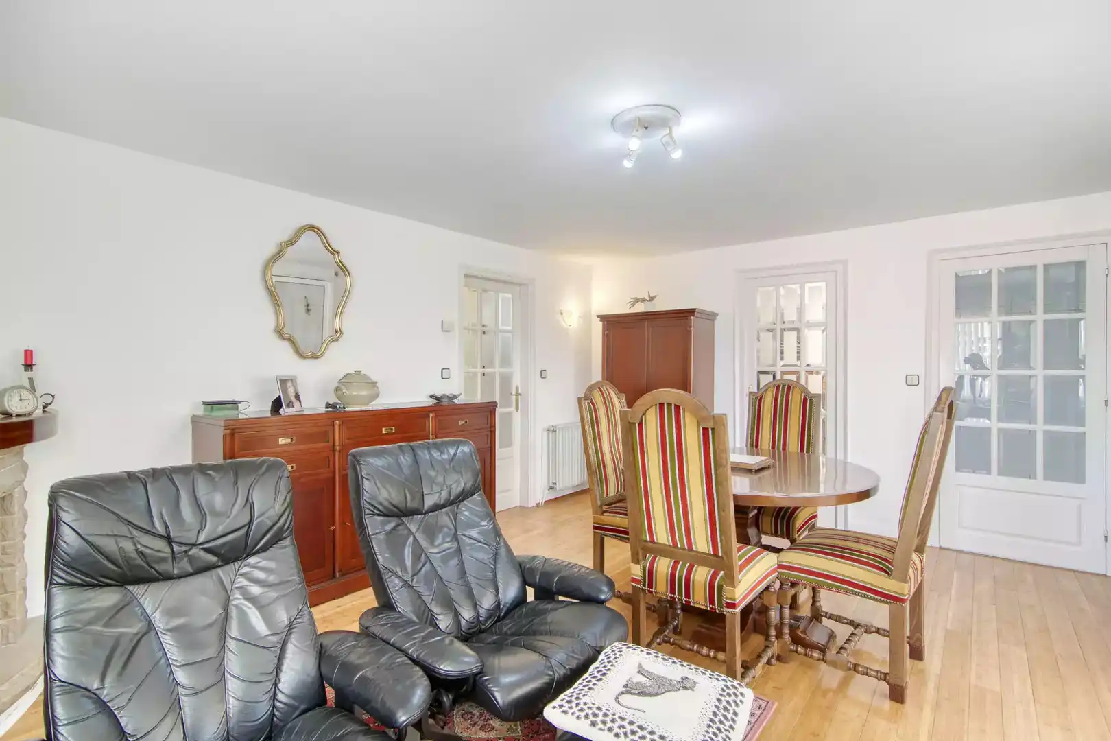 Sala d'estar de Casa o xalet en venda en Roses amb Parquet